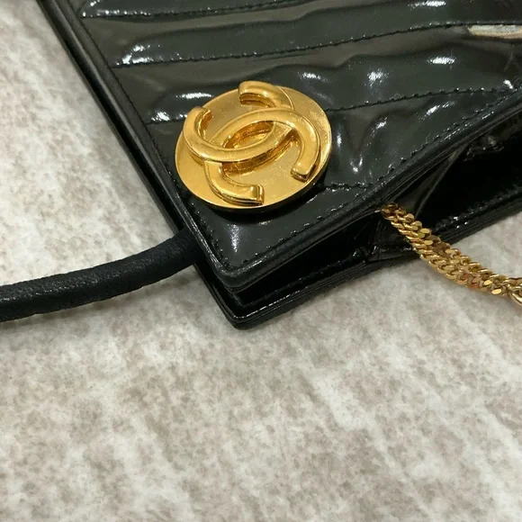 ✨💎1989-1991✨💎 CHANEL SERIES ONE 💎V STITCH ENAMEL COCO MARK BAG W/ CARD/COA/DUSTY - Picture 10 of 16